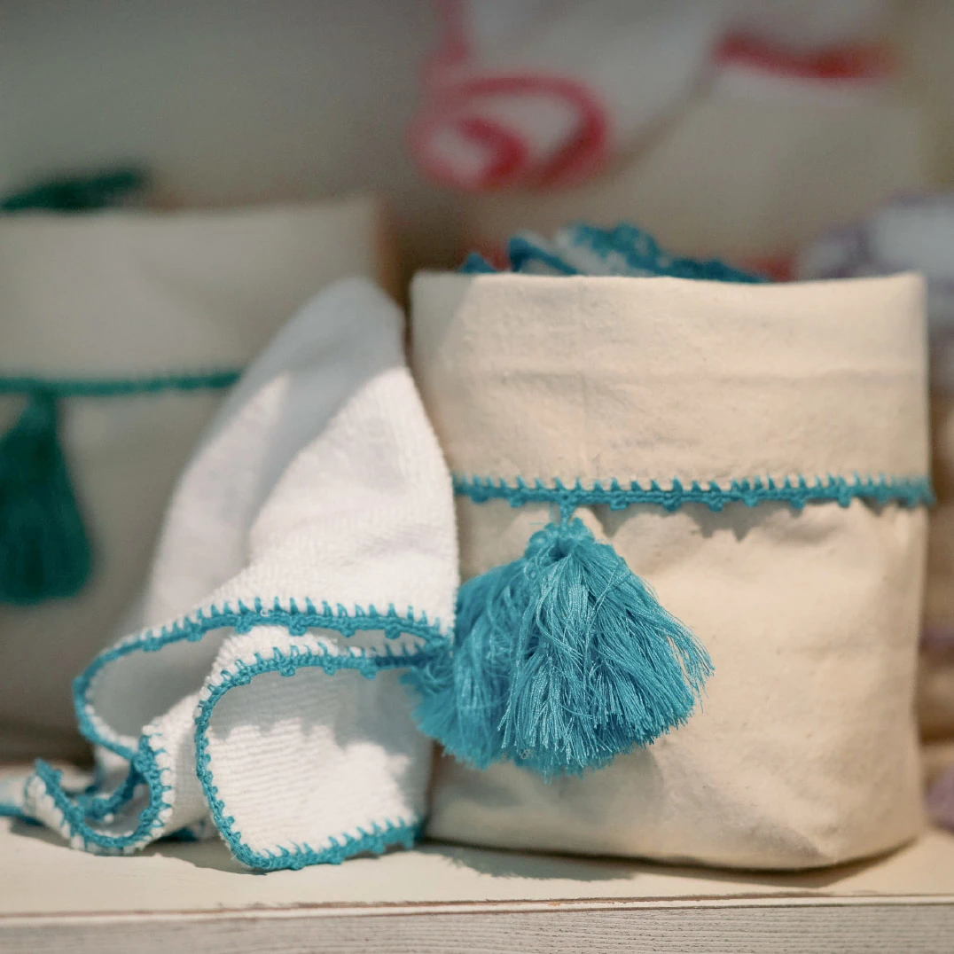 Lorem ipsum dolor sit amet, consectetuer adipiscing elit,