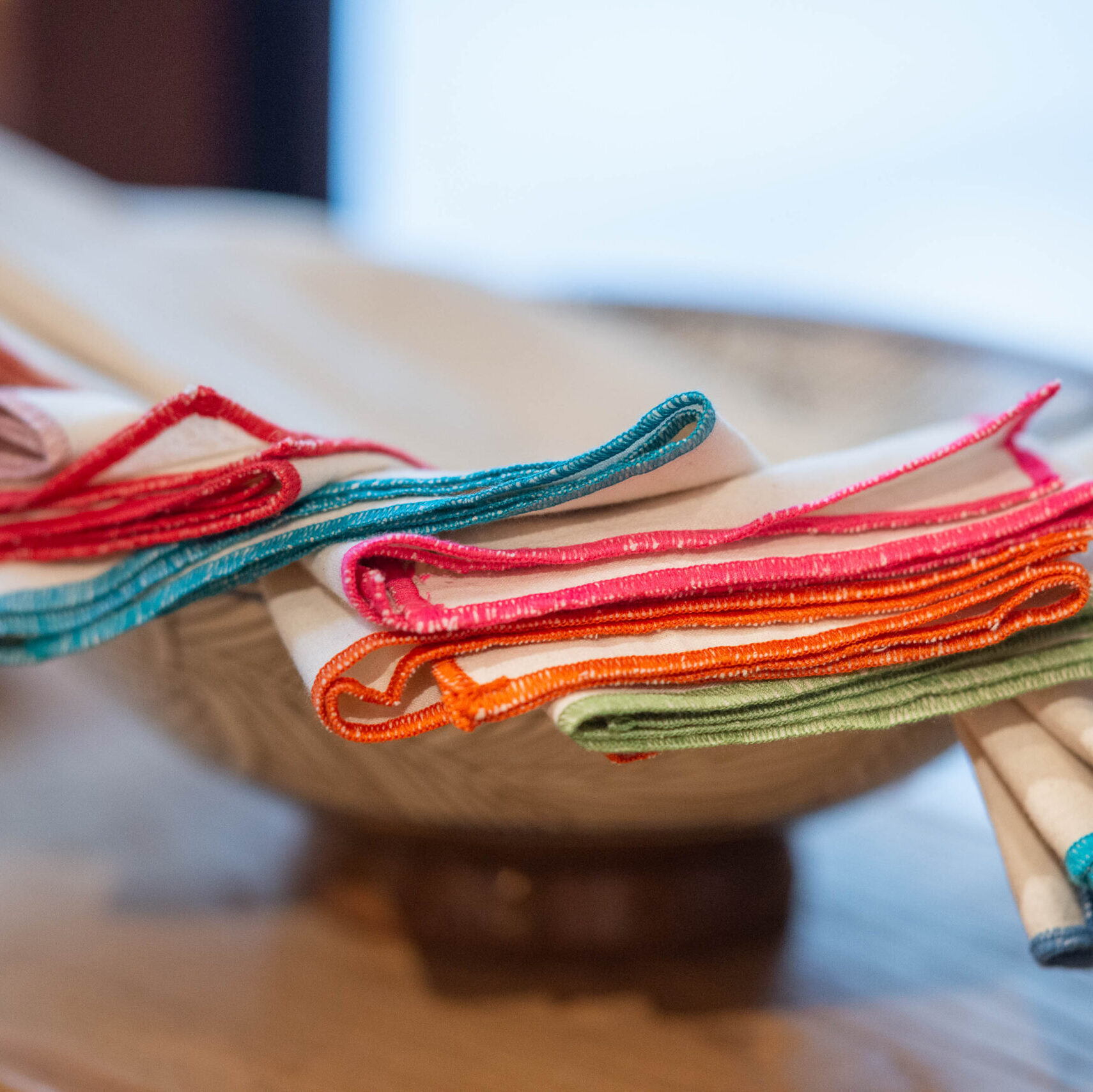 Cotton napkins with coloured borders
