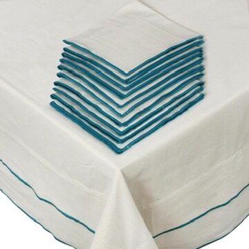 Cotton table cloth overlock with matching naapkins