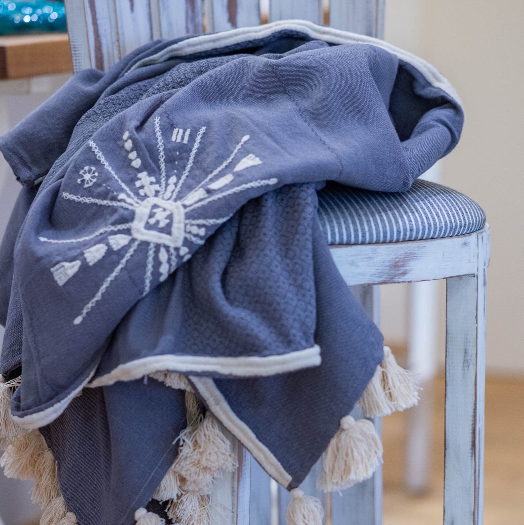 Siwa throw blue